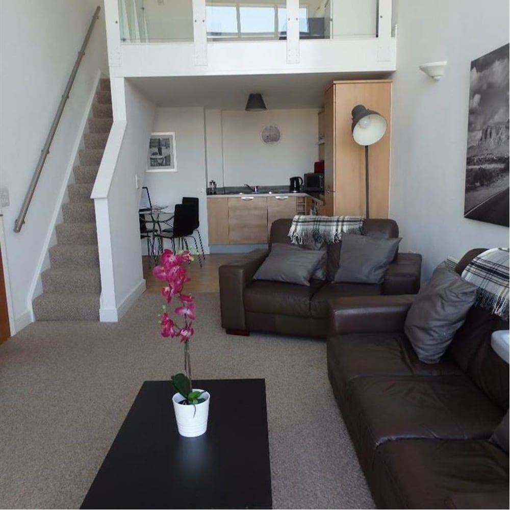Executive Apartment With City Views