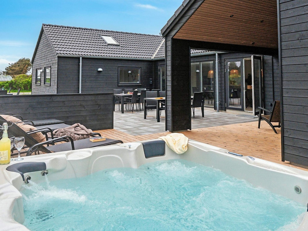 5 Star Holiday Home in Lokken