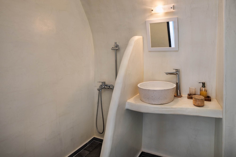 Amphora Selene Seaview Getaway in Akrotiri