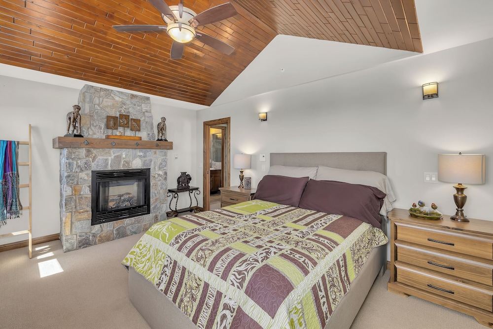 Snow Therapy Chalet Ski In Out & Hot Tub