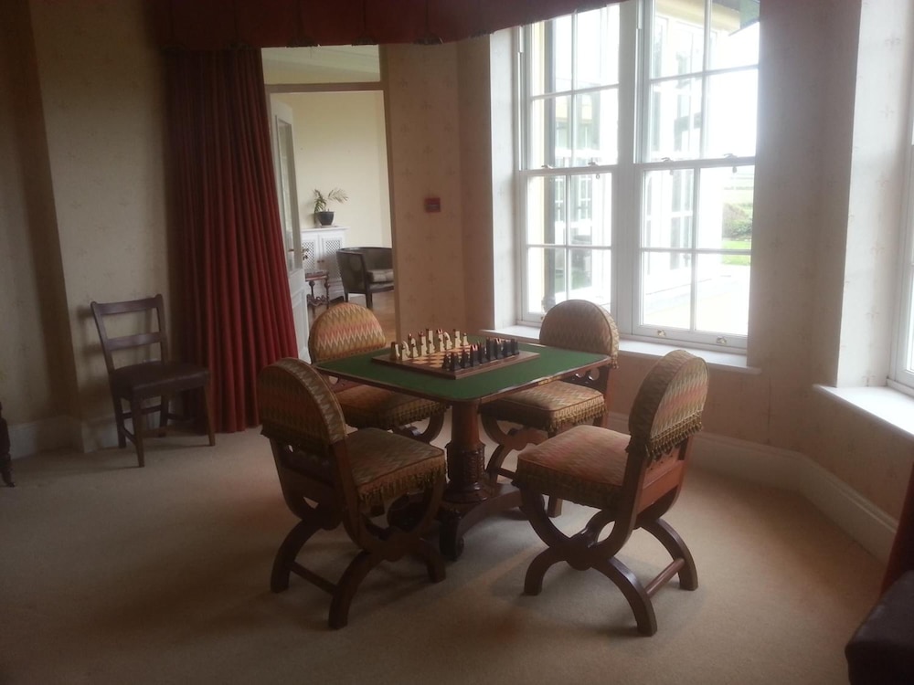 Emlagh House