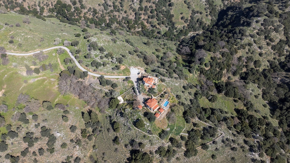 Geroulios Kastro Villas