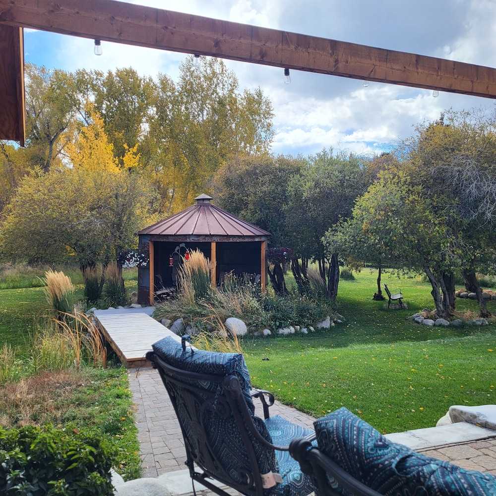 Buffalo Peaks B&B