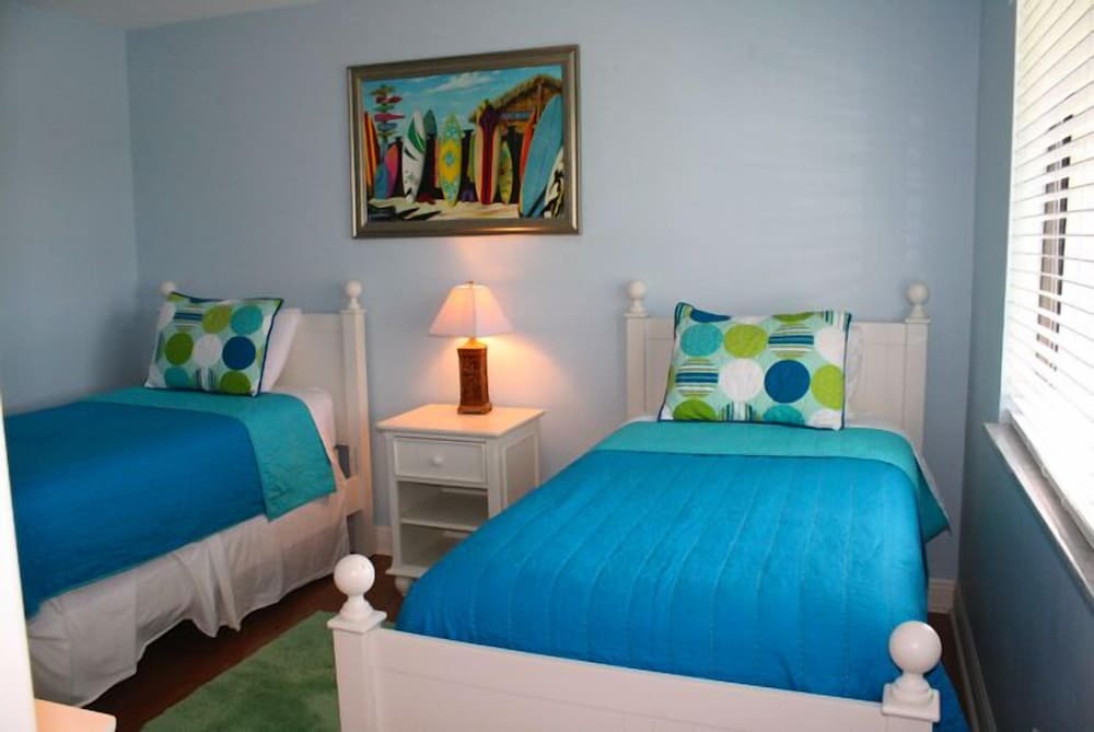 Edgewater Inn
