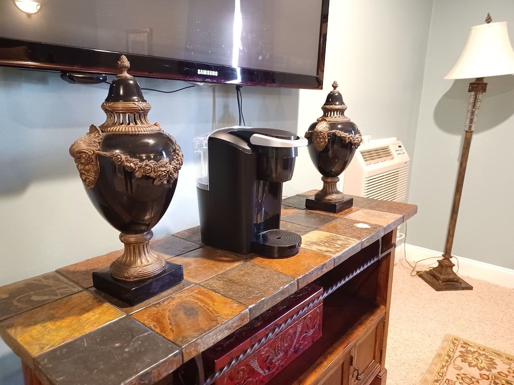 Natchez Manor Bed & Breakfast