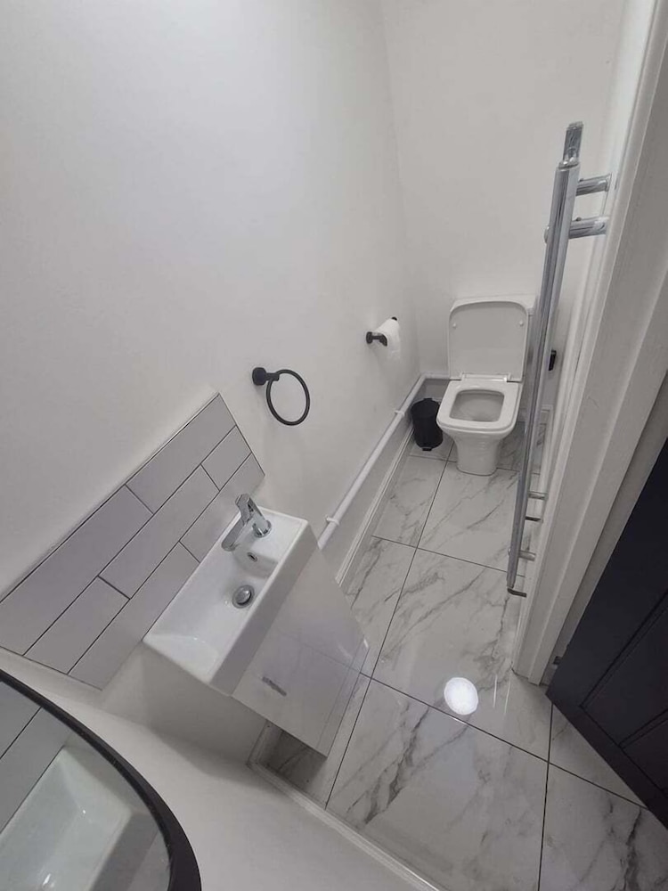 City Centre 6-bed Swansea Getaway