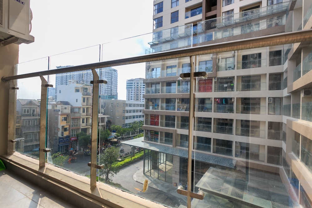 Jennifer House - Millenium Apartment