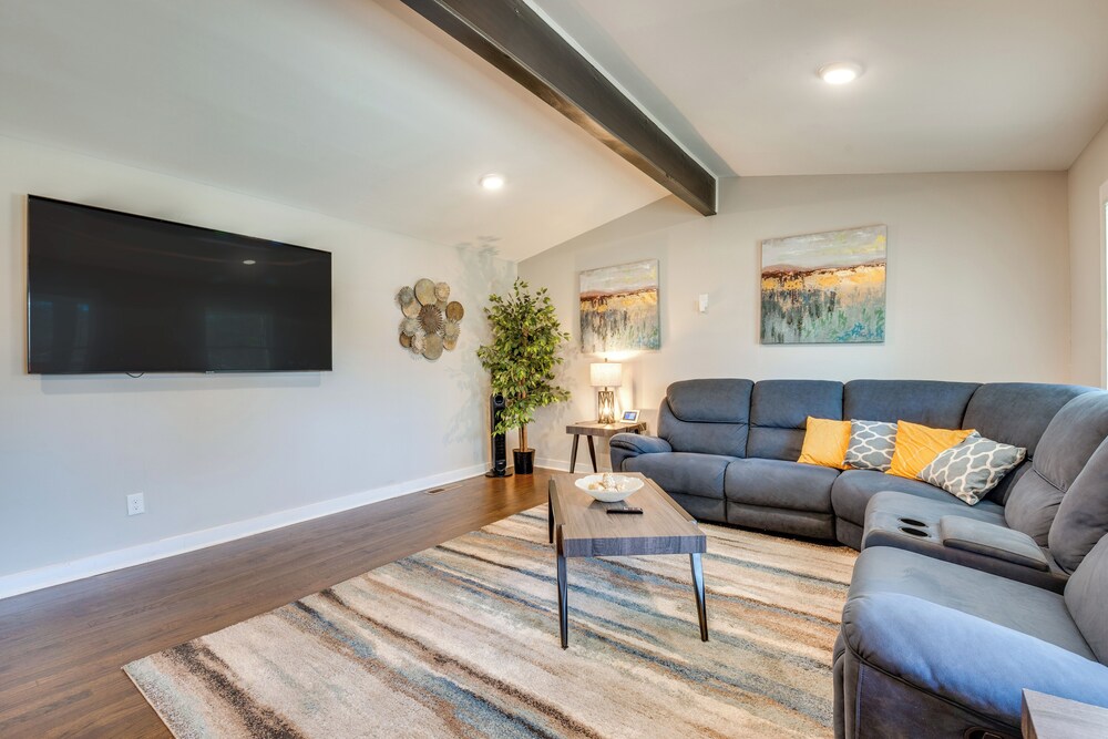 11 Mi to Mercedes-benz Stadium: Home w/ Yard!