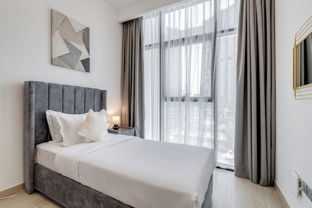 GLOBALSTAY. Azizi Riviera 40