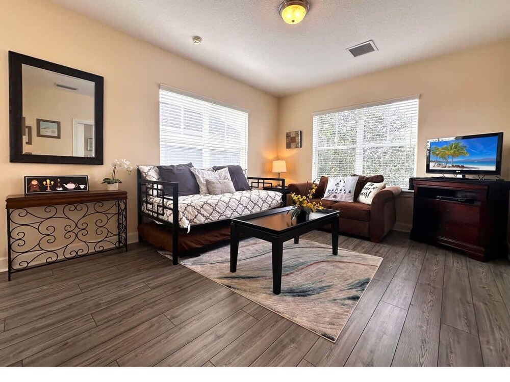 Cozy Reunion Resort Home - Sleeps 4 Near Disney