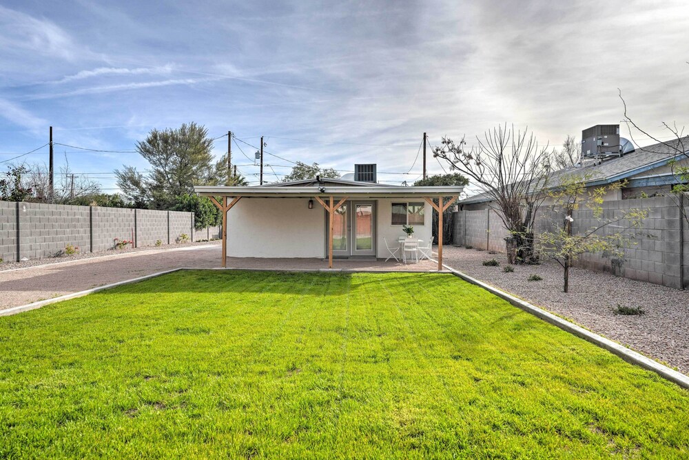 Pet-friendly Phoenix Vacation Rental w/ Yard view 5