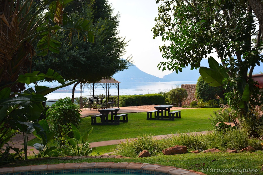 La Montagne Guest Lodge