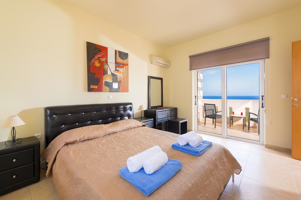Athoniki Villas