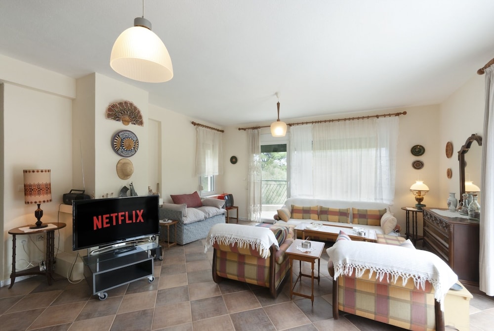 Vetas Vintage Villa by Rentalspro - Akti Elia