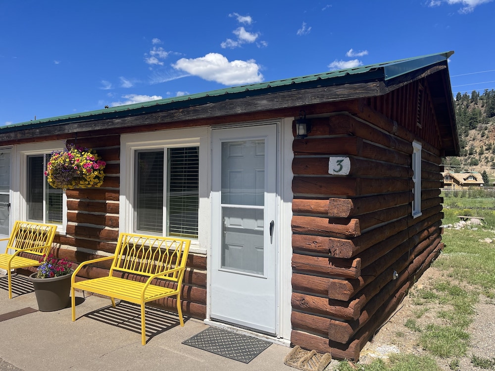 Aspen Ridge Cabins view 2