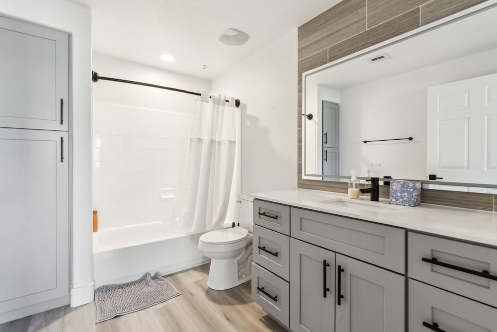 CozySuites at Zone Westgate