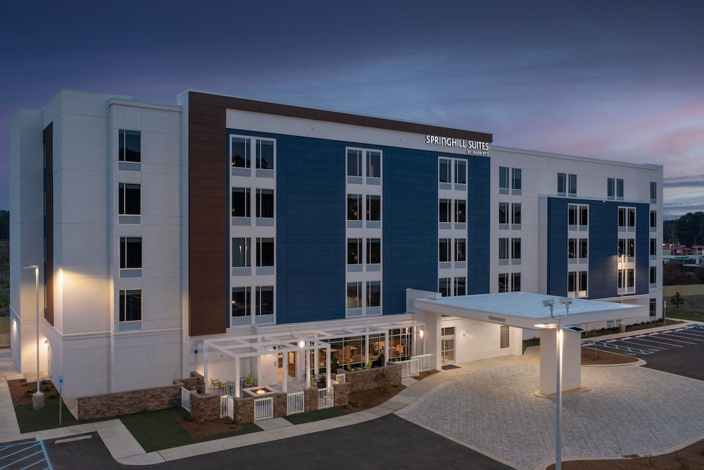 Hotel Springhill Suites By Marriott Fayetteville I 95 - Image 1