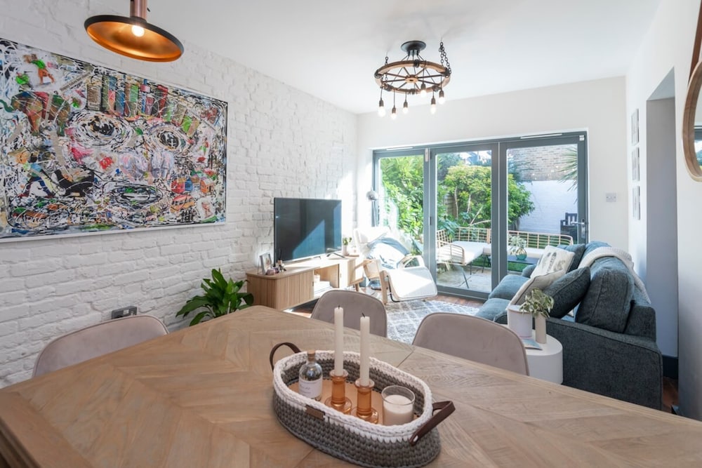 Stylish River Apartment - West Putney Embankment