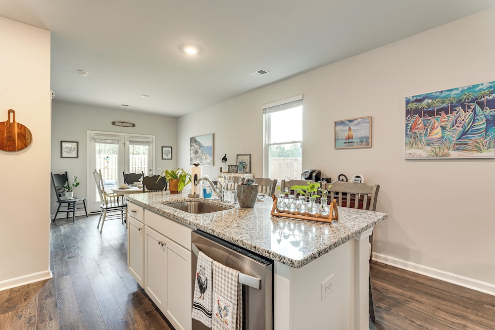 7 Mi to Dtwn Augusta! Modern Family Home