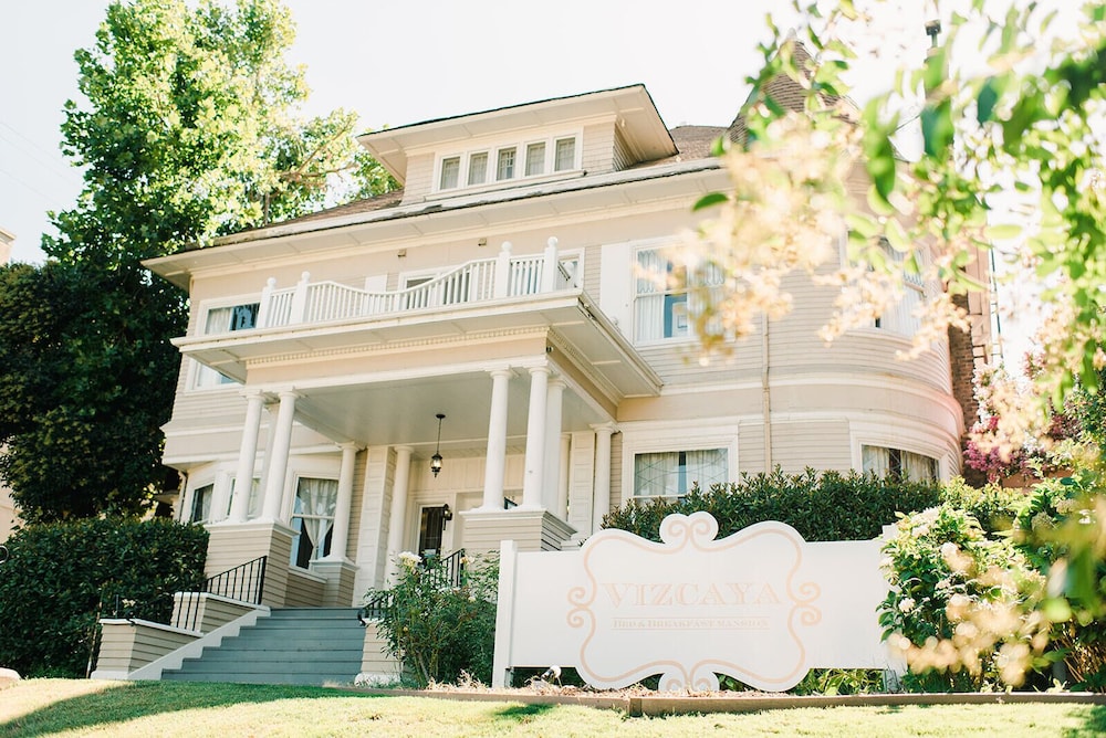 Hotel Vizcaya - Image 1