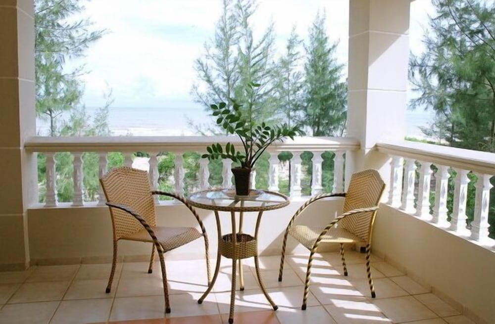 River Ray Estates