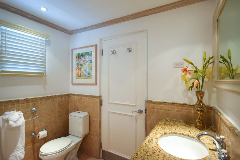 Modern 2-bed Apt Near Beach In St. Lawrence Gap 2 Bedroom Apts by Bluescape