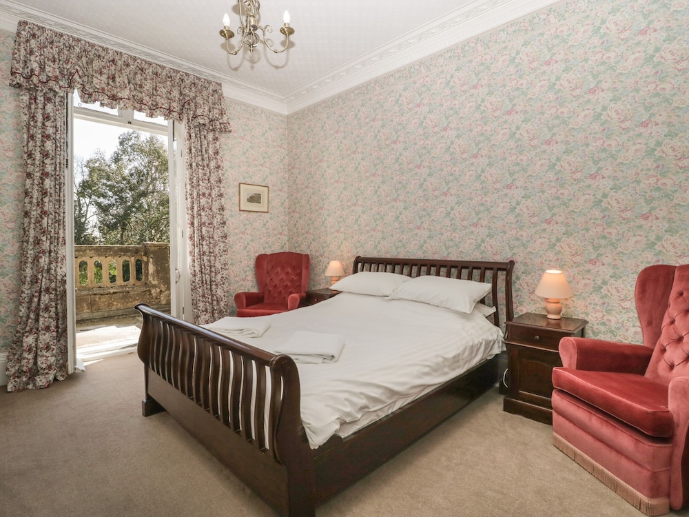 Milton Manor