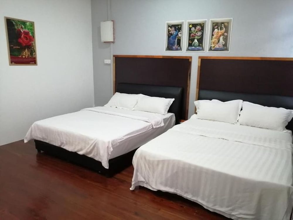 Family Room in Kuching, With Ac and Wifi photo 2