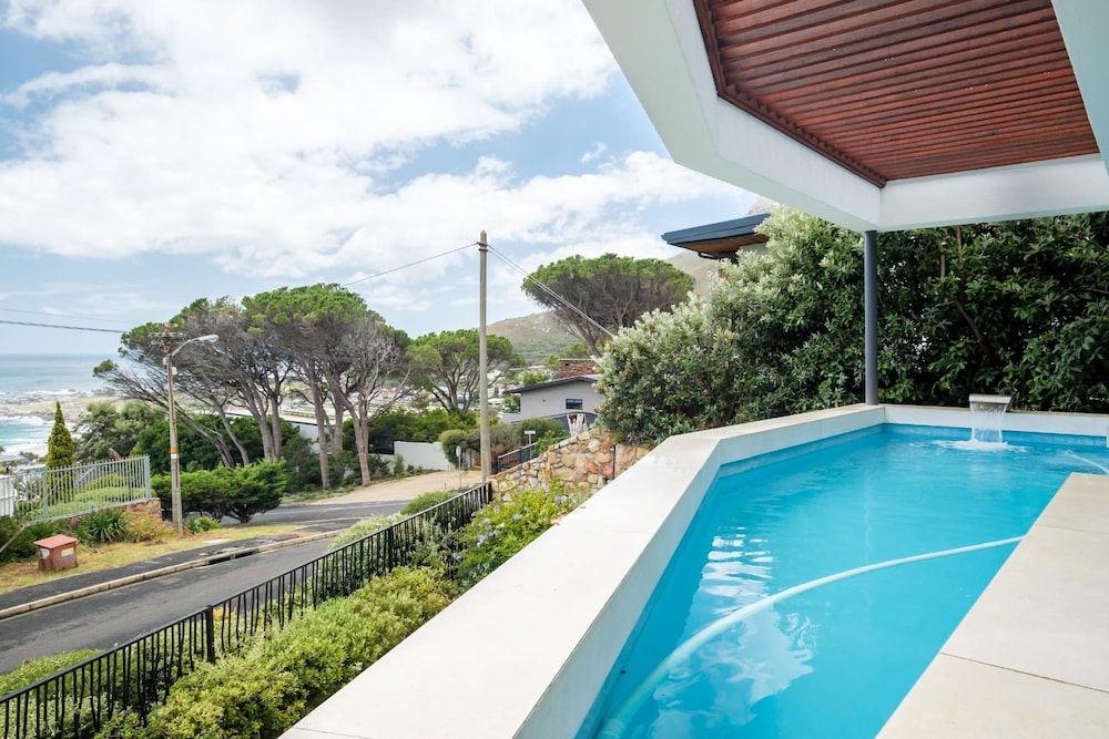 4BR Camps Bay Villa w Pool and Garden Casa Meya