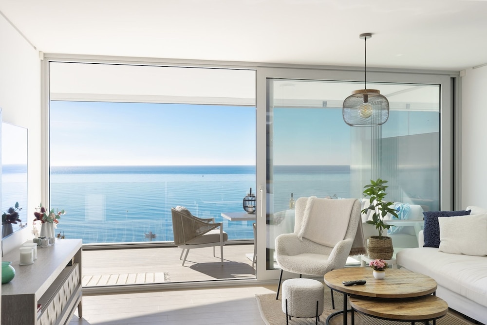 Stunning Seafront Apartment in Carvajal Beach