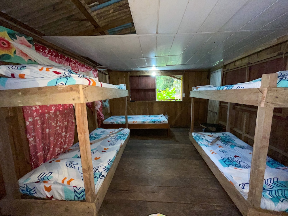 Wira Pora Hostal