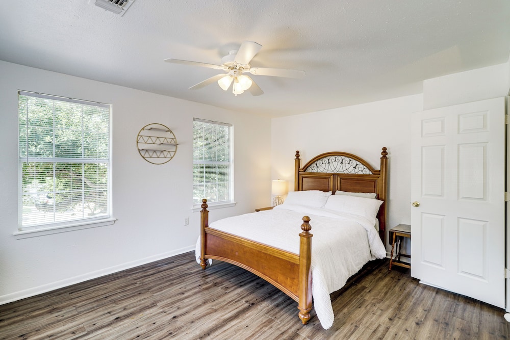 1 Mi to Downtown & Shopping: Quiet Brenham Home