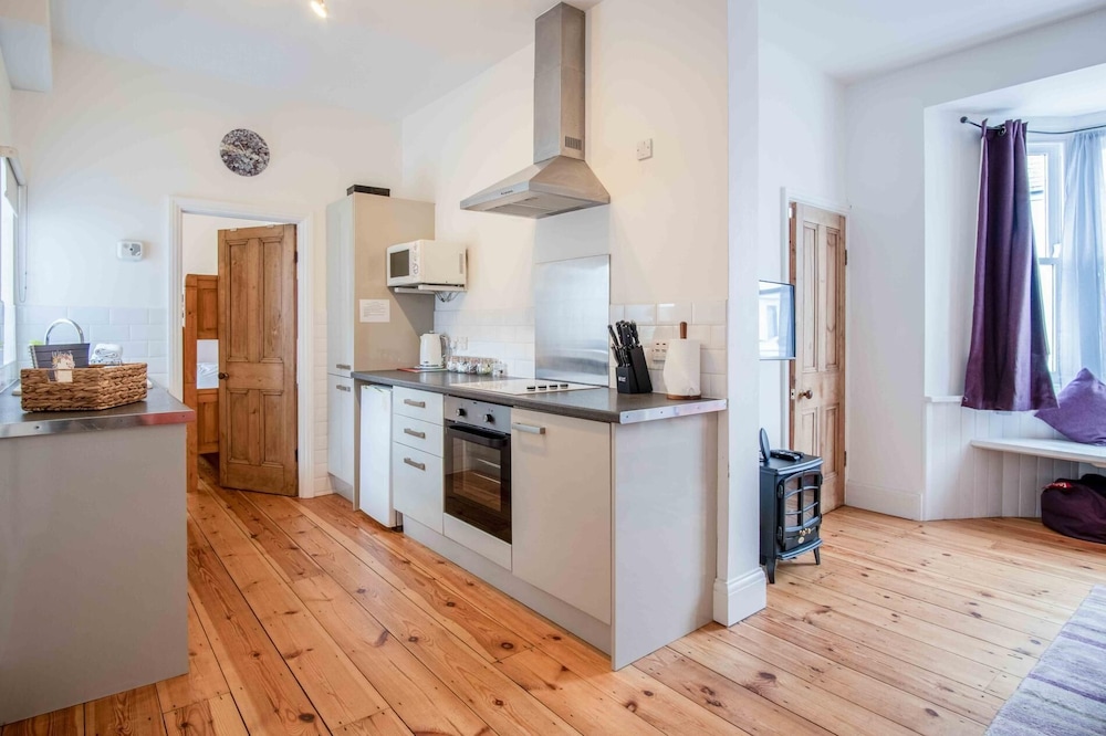 Sea Glass - 2 Bedroom Apartment - Manorbier