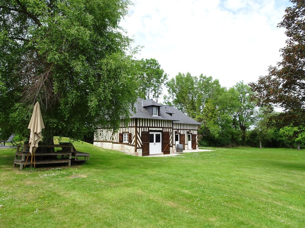 Estate in Normandy With Pool & Tennis Court