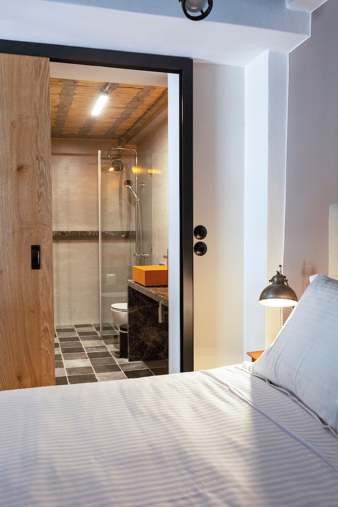 The Foundry Suites