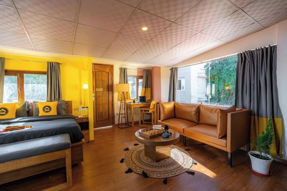 The Hosteller Mussoorie, Mall Road