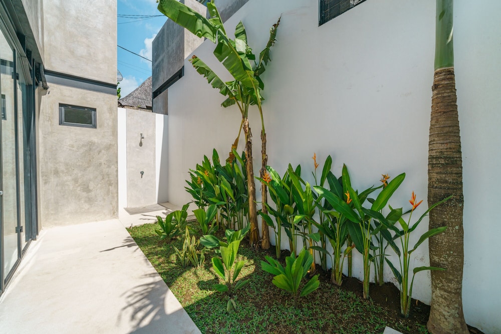 Villa Vantage 7 view 5