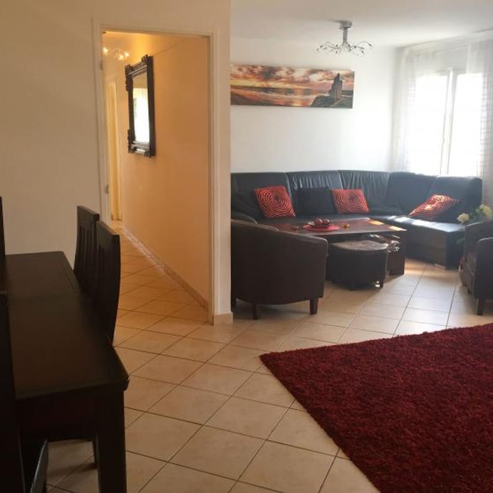 Pleasant 2 Bed Apartment in the Calm Palm Beach Area of Cannes With Beaches Nearby on all Sides - 1525