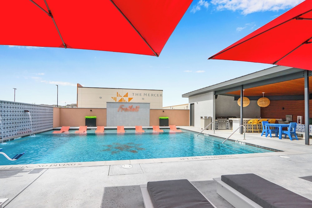 Modern Hill Country Condo for 4 w/ Resort Perks!