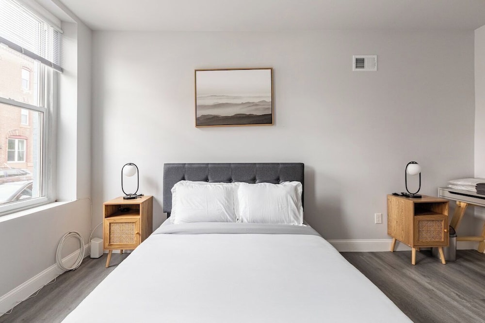Chic & Cozy Philly Stay in City Center