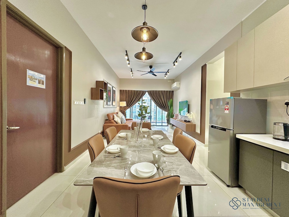 Country Garden Danga Bay Sea View Homestay by Stayrene