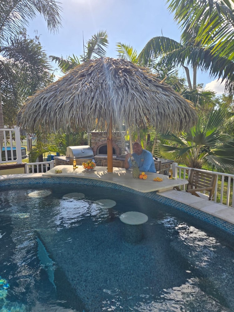 Brand New Coral Reef Suite Located in Paradise Island Estate