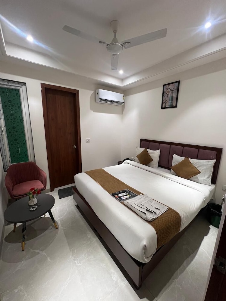 SS Hotel