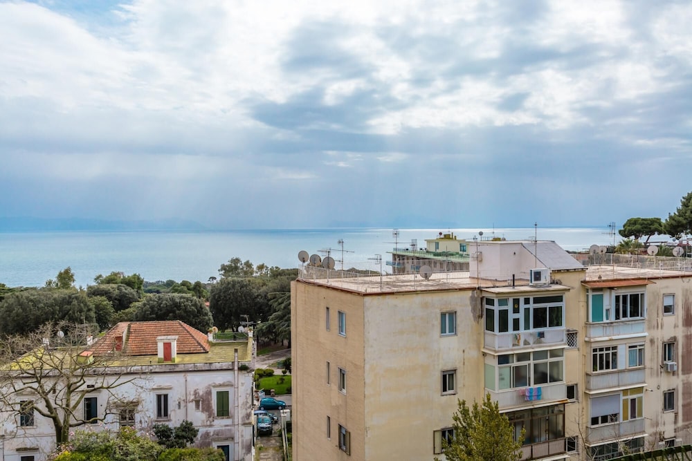 Posillipo Bright Apartment With Parking Space
