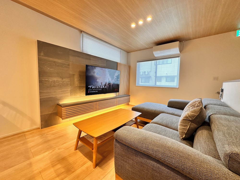 AOI SUITE TAKAYAMA
