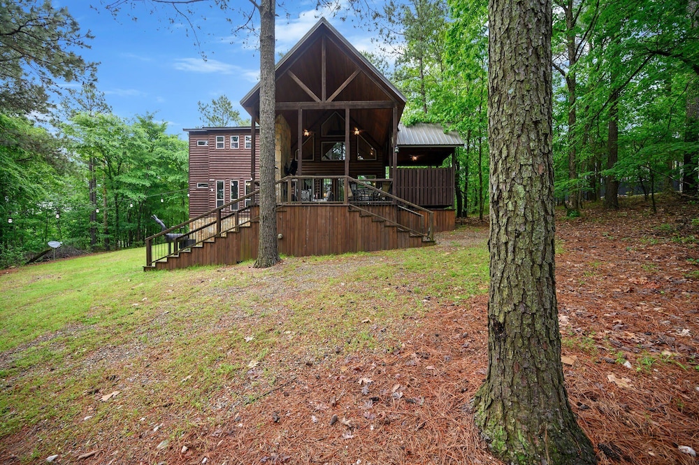 Cabin Vibe - Bunkroom - 3 King - Firepit - Shuffleboard
