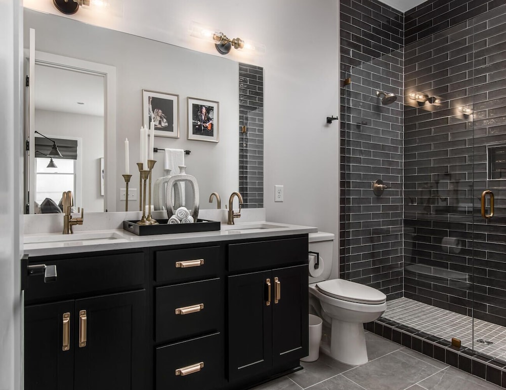 Luxe-tennessee Row-heart of Gulch-mins to Broadway
