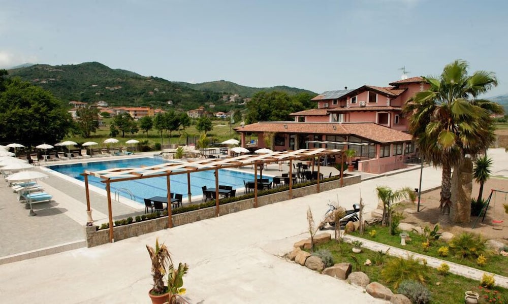 L'Oasi del Fauno Country House