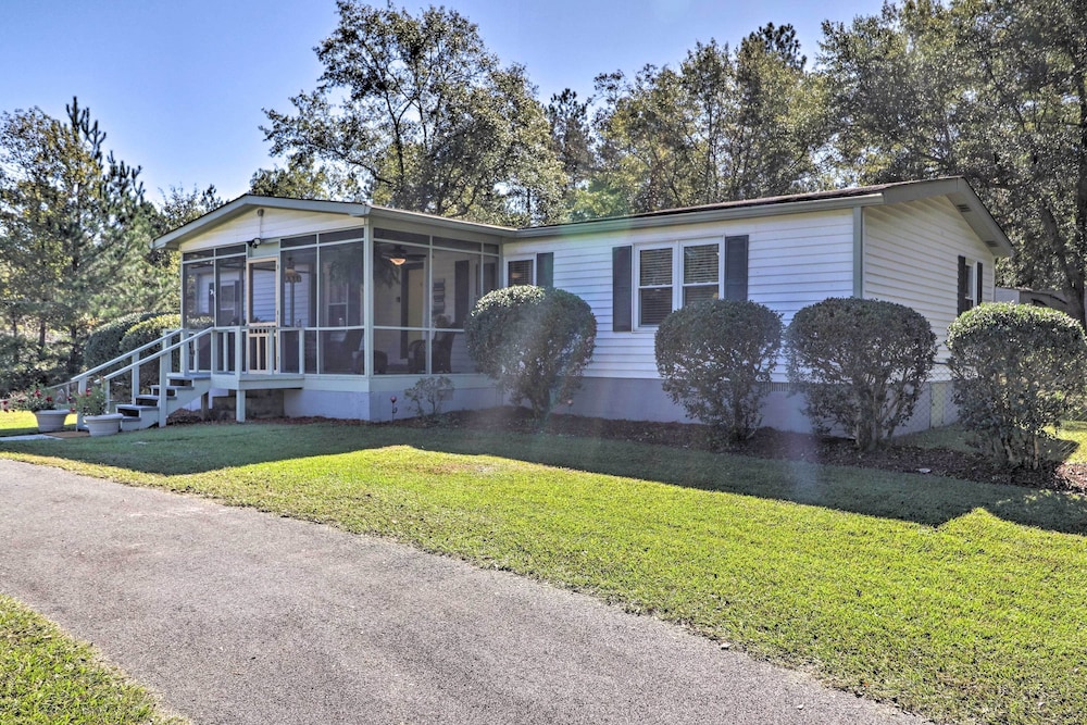 Updated Lake Sinclair Home w/ Dock Access! view 5