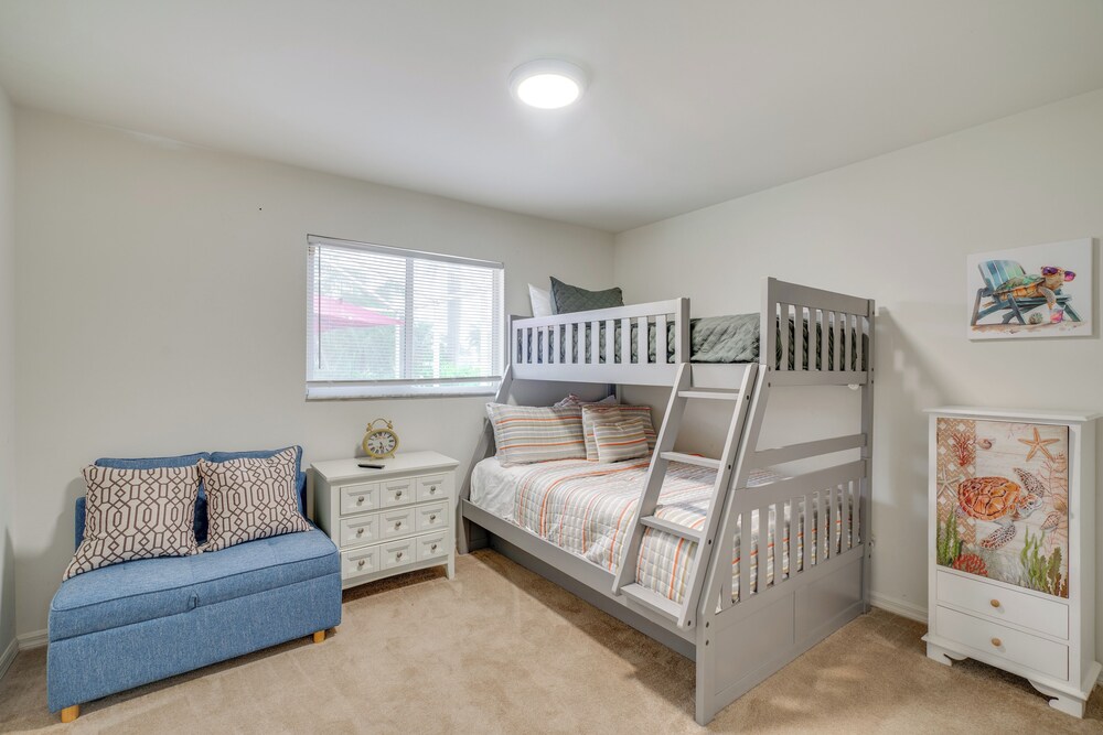 6 Mi to Coast: Cape Coral Family Home